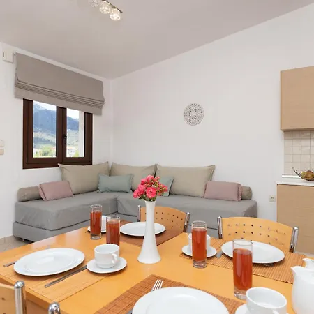 Holiday home Pelago White