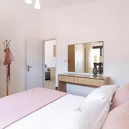 Pelago White Holiday home *